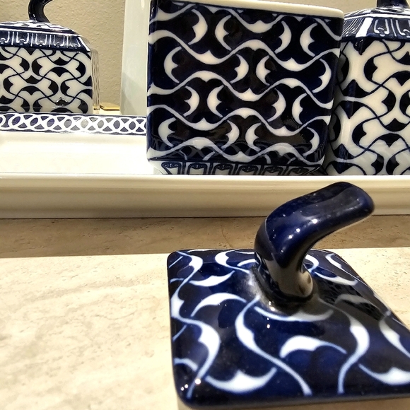 Bombay Blue and White Ceramic Condiment Canister Set W Tray - Picture 6 of 9